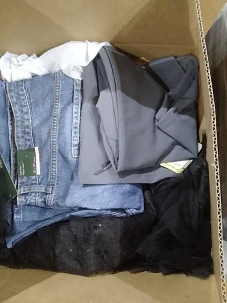 Apparel - Universal Thread, All In Motion, Future Collective, Levi's, Wild Fable - Est Retail $3,980- 1 plt