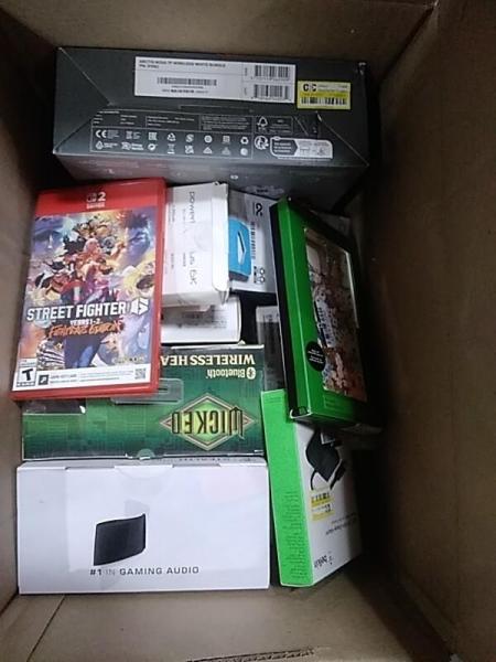 Electronics - SteelSeries, Anker, Ring, Turtle Beach, Belkin, Nintendo, MyCharge, Heyday - Est Retail $1,210