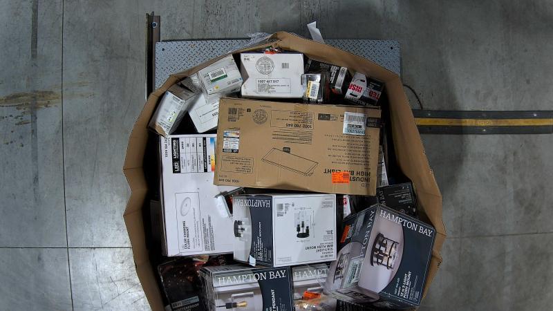 Lighting & Electrical - DEWALT, LNC, Breezary, Byteany, Sunpez, Globe Electric, Eglo - Est Retail $9,912- 4plts