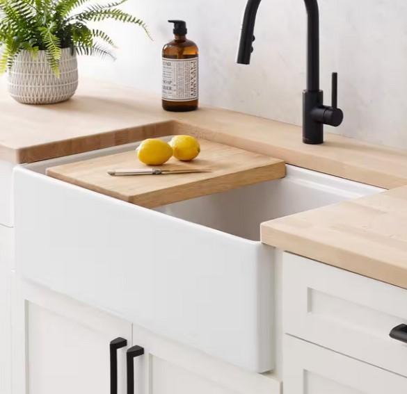 Plumbing - Sinkology, Everbilt, Glacier Bay - Est Retail $2,335- 2plts