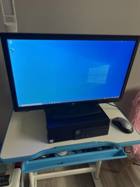 Dell Optiplex 3050 Desktop Computer w/Accessories - Win 10