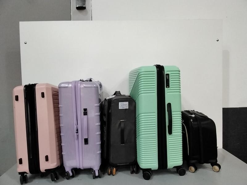 Luxury Department Store - Pallet of Accessories Returns