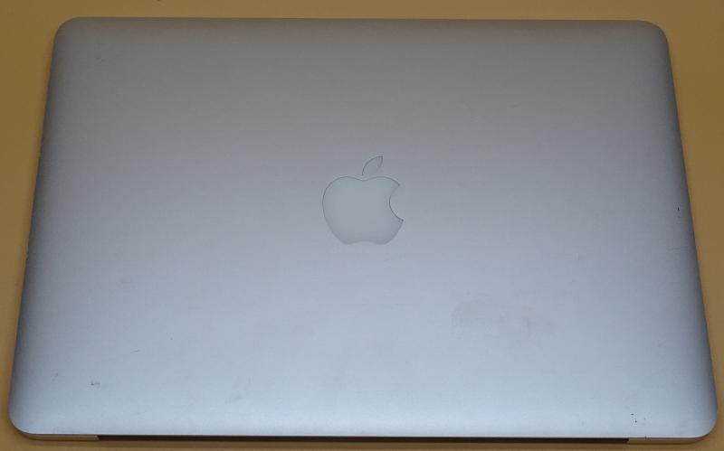 Refurbished Apple MacBook Pro & Air - 5un - MSRP$ 6195.00