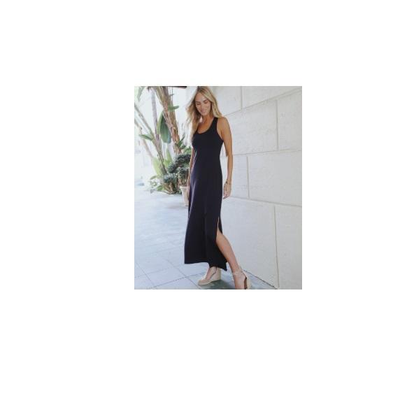 Apparel - Karen KaneBrigitte MIDI Dress, Ugg Braelyn II Robe, Frame Easy Cotton V Neck Tee - Original MSRP $2,256