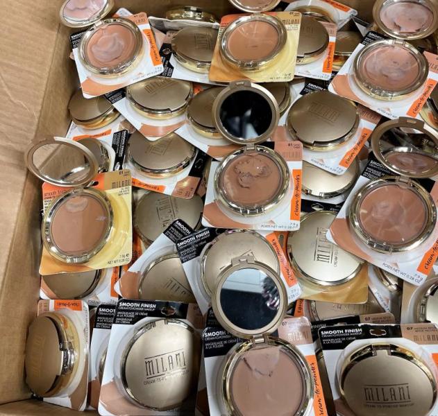 BEST DEAL! MILANI "SMOOTH FINISH CREAM-TO-POWDER MAKEUP