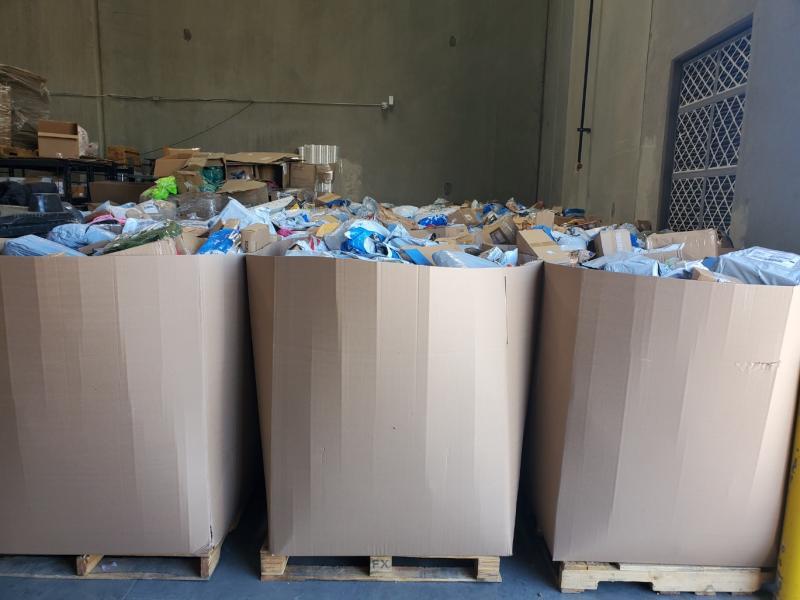 1 Pallet of Packages Merchandise Returns, Lost Mail, Undelivered Post