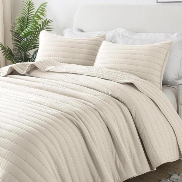 ROARINGWILD Ivory Oversized California Cal King Size Quilt - MSRP $55