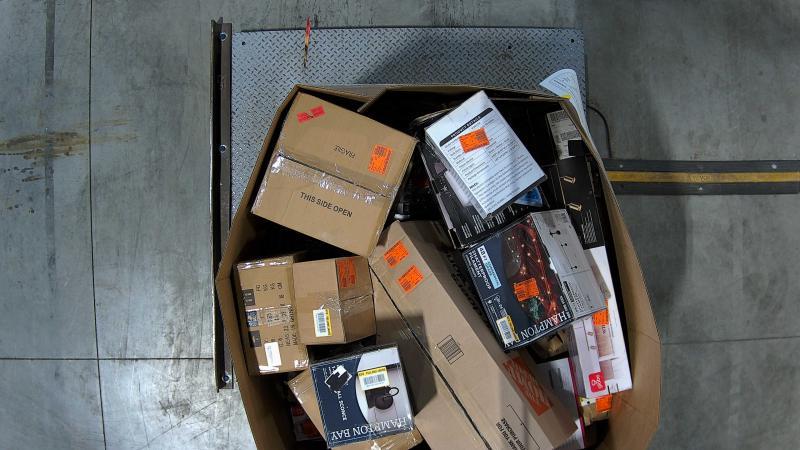 Lighting & Electrical - KICHLER, Feit Electric, LNC, HDC, Progress Lighting, JONATHAN Y, GPX, Amico - Est Retail $7,081