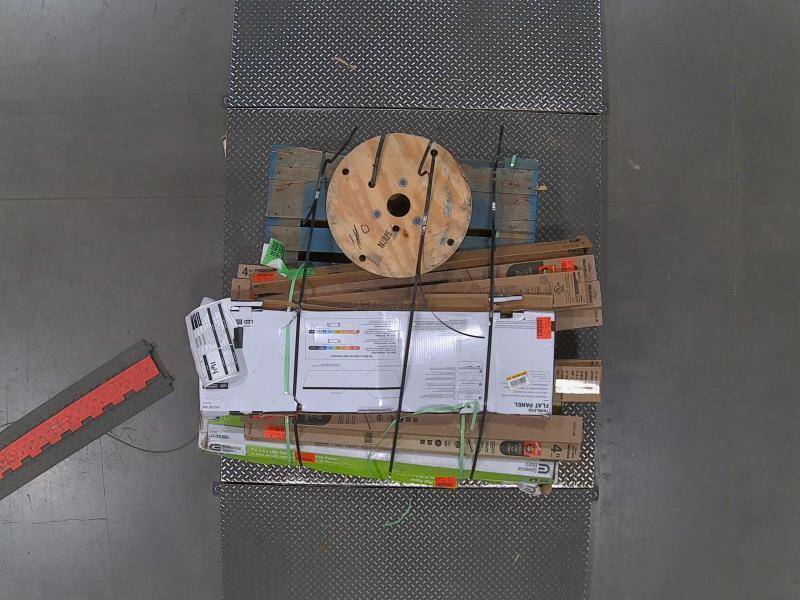 Lighting & Electrical - Cerrowire 500ft 3/0Gauge Copper THHN Wire, Commercial Electric, Metalux - Est Retail $4,848