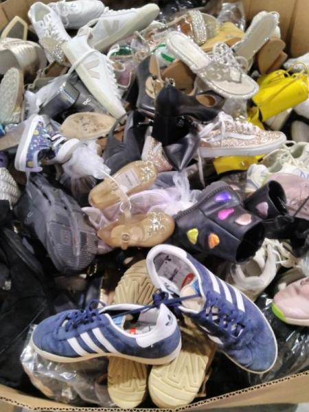 Luxury Department Store - Pallet of Shoes Returns