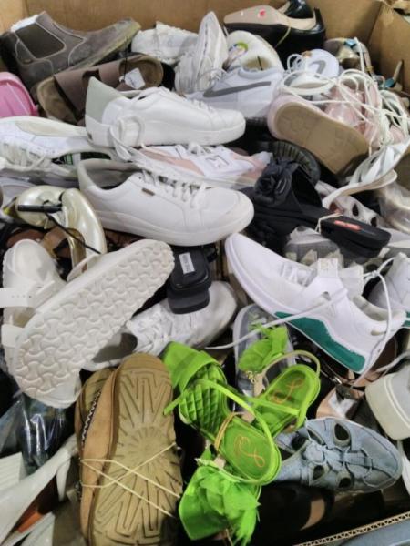 Luxury Department Store - Pallet of Shoes Returns
