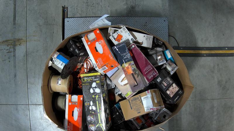 Lighting & Electrical - Generation Lighting, Amazon, HALO, LIFX, Commercial Electric, Metalux - Est Retail $8,817