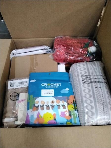 Package of Assorted Home Decor - MSRP $299