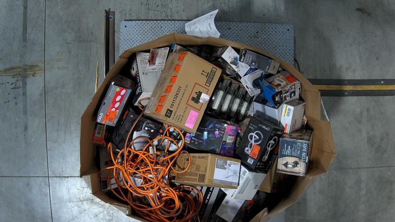 Lighting & Electrical - Metalux, Siemens, RIDGID, GE, Wyze, LIFX, Commercial Electric, Philips Hue - Est Retail $6,759
