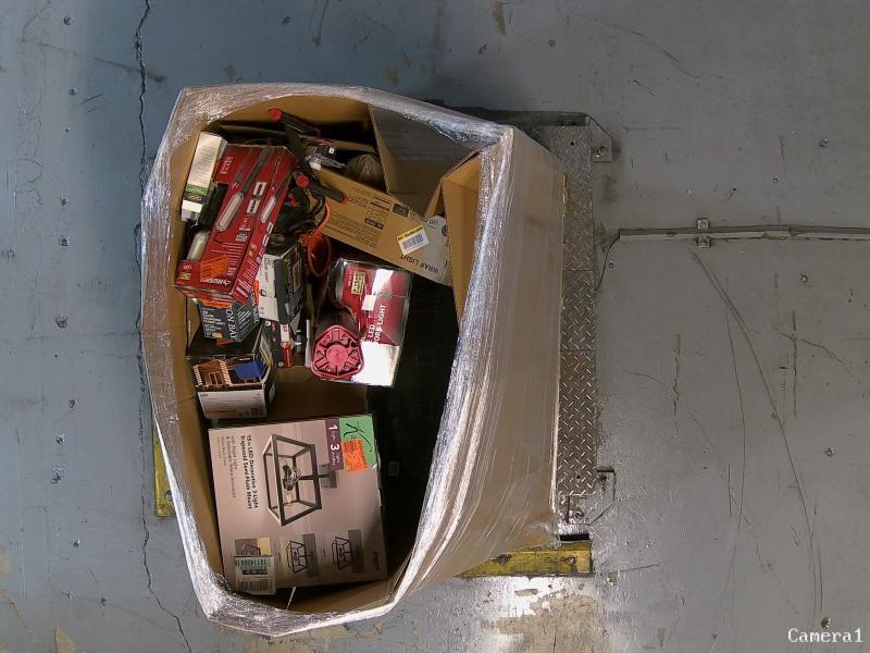 Lighting & Electrical - Hampton Bay Light Fixtures - Est Retail $1,255- 1plt