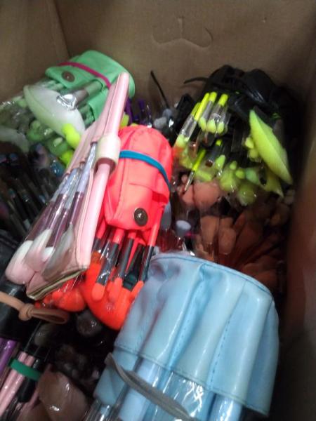 Health & Beauty - Beauty Creations Lipstick, Makeup Brush Sets, AdvancTech Power Bank - MSRP $943