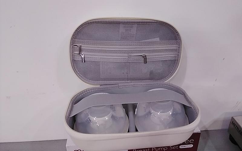 Momcozy M5 Hands-Free Wearable Electric Breast Pump Set - Est Retail $199