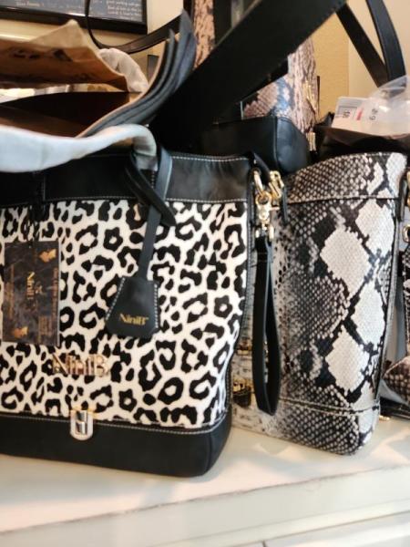 Luxury Fashion Handbags - 144pc- 1 Pallet- MSRP $38,640 - Yours $1,495