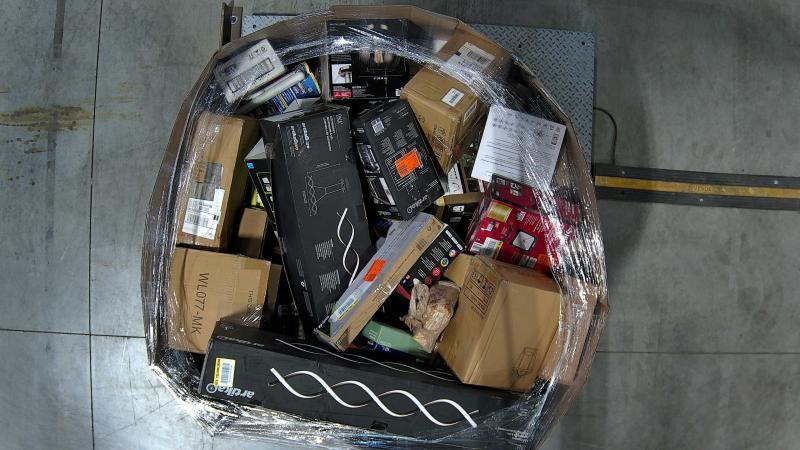 Lighting & Electrical - HDC, HALO, SVOPES, LNC, Sunpez, Archipelago Lighting, GE, Uolfin - Est Retail $10,436- 2plts