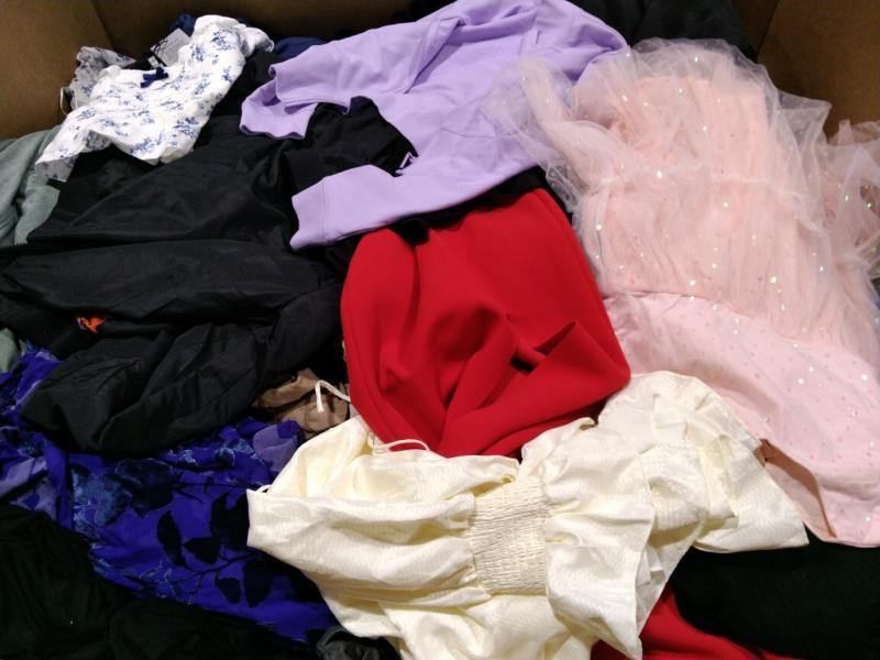 Luxury Department Store - Pallet of Apparel Returns
