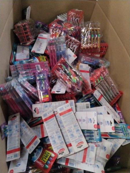 Health & Beauty - Colgate Premier Clean Medium Bristle Toothbrushes - MSRP $13,411