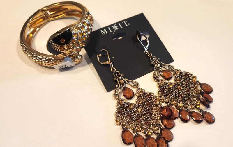 55 Luxury Fashion Jewelry Lot