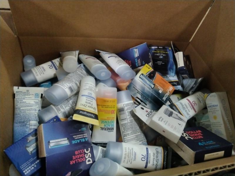 Health & Beauty - Neutrogena Sunscreen/Lotions - MSRP $1,545