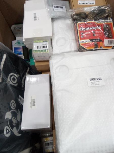 General Merch - Huntworth Reversible Balaclava, Vocoste Claw Hair Clips, Fiskars Scissors - MSRP $635