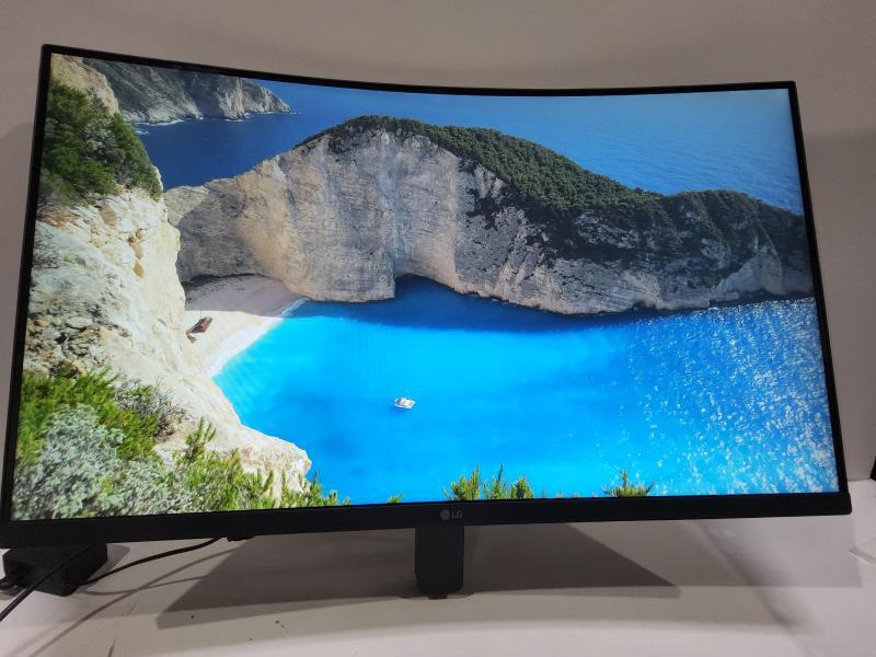 A Grade - LG 32" Curved 100Hz FHD LCD Monitor, Matte Black (32BR50C-B) - MSRP $329