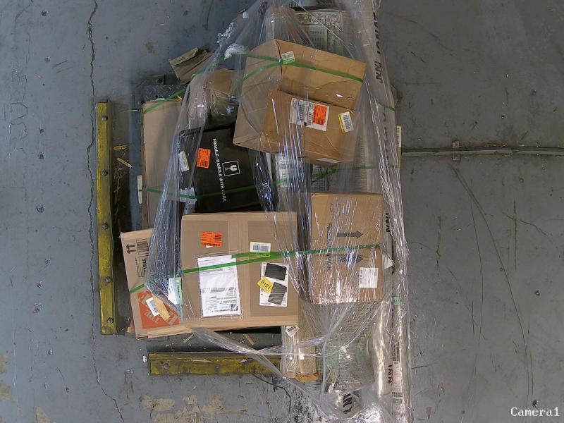 Flooring & Rugs - SAFAVIEH, JONATHAN Y, Ivy Hill Tile, MODWAY, Cap A Tread, HDC, Daltile, MSI - Est Retail $1,463