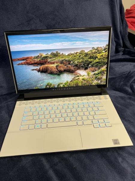 Alienware M15 R3 Gaming Laptop - Windows 11 - CyberMonday Special
