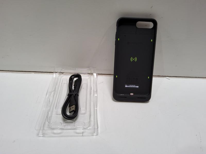 Mophie iPhone 7 Plus Rechargeable Case Juice Pack, Black - Est Retail $99