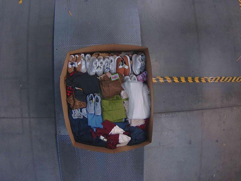 Apparel - Goodfellow & Co Levi's, Universal Thread, Wild Fable, Future Collective - Est Retail $8,382- 1 plt