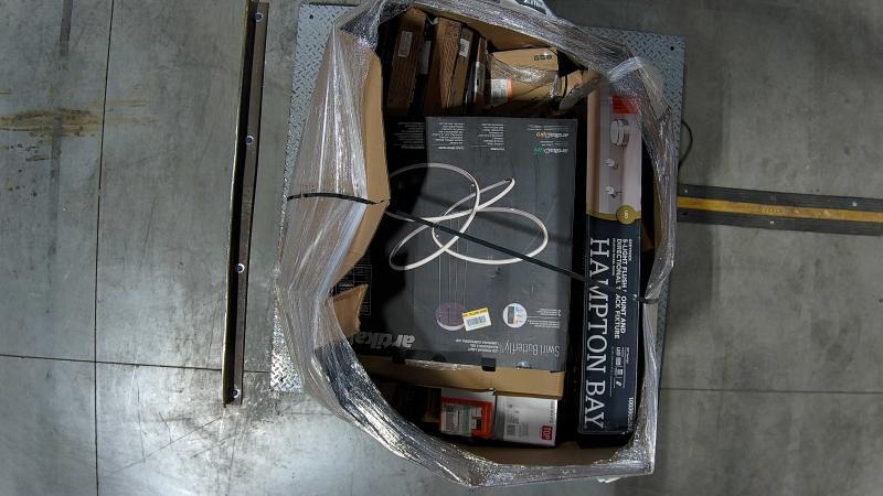 Lighting & Electrical - Lithonia Lighting, Artika, HDC, Yansun - Est Retail $2,821- 1plt