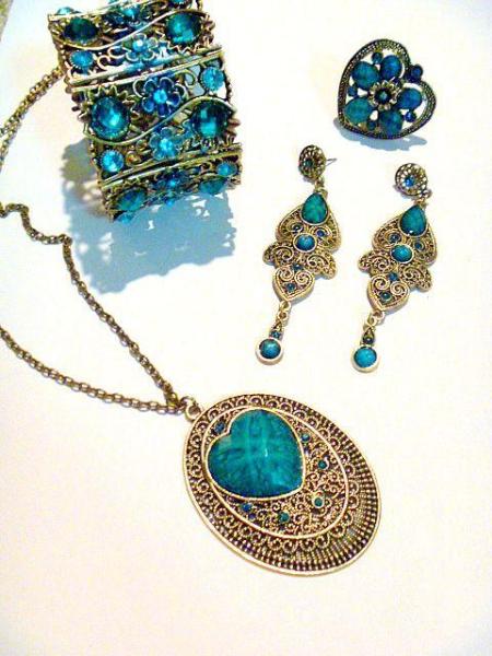 50 Western and Vintage mix lot