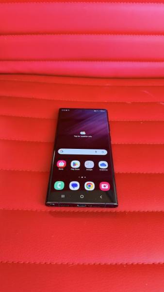 Samsung Galaxy S22 Ultra, 12 units, MSRP: $11,750