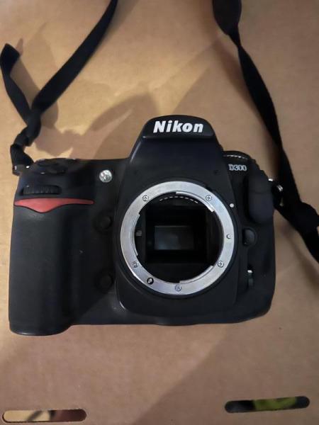 Nikon Camera w/ Camera Bag
