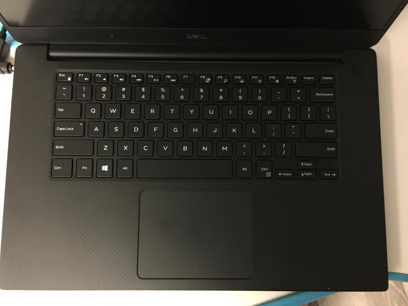 Dell XPS 15 - Laptop Computer - Windows 10