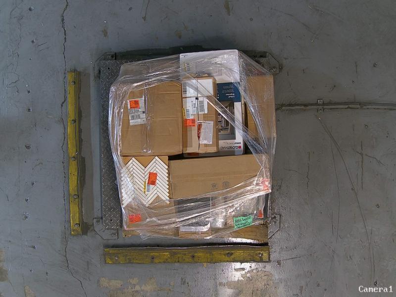 Flooring & Rugs - SKYSHALO, Ivy Hill Tile, Armor All, HOUSEHOLD ESSENTIALS, Daltile, Beverly Rug - Est Retail $874