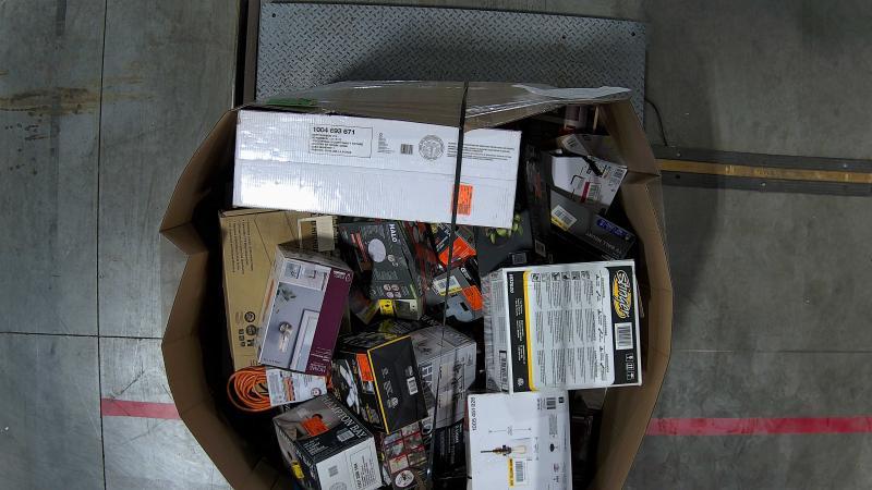 Lighting & Electrical - Square D, Metalux, Artika, HDC, Halo, Globe Electric - Est Retail $7,184- 1plt