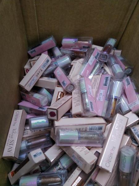 Health&Beauty - Beauty Creations Island Girl 35 Color Beauty Eyeshadows, Beauty Creations - Brittanys Lip -MSRP $20,570