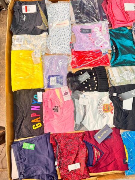Bulk Lot of 350 Men's & Women's Mixed Apparel Clothing MSRP $5,786