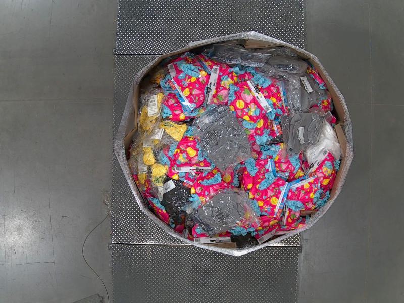 Apparel - Cupshe Crewneck Sweater, Gap Pet Dog Jacket, Liher Pull On Pants - MSRP $21,371