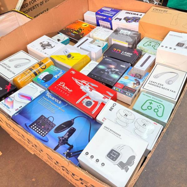 Bulk Lot of 500 Mixed Electronics, Gadgets & Home Goods MSRP $15,000