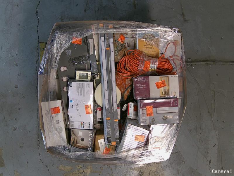 Lighting & Electrical - Artika, Lifx, Progress Lighting, Feit, Commercial Electric - Est Retail $4,763- 1plt