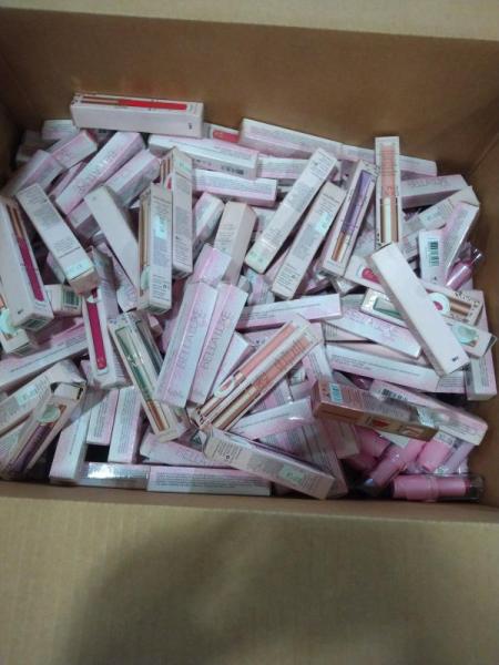 Health & Beauty - Doll Face Matte-nificent Matte Metallic Liquid Lip Colors - MSRP $3,199