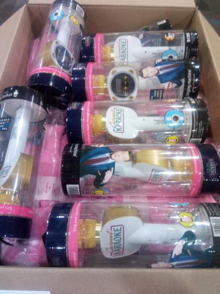 General Merchandise- Singing Machine Official, Paris Hilton Luxe Plush Throw - MSRP $504