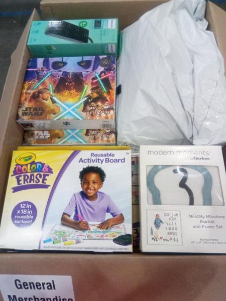 General Merchandise- Modern Moments by Gerber, Hello Kitty Reversible Comforter - MSRP $708