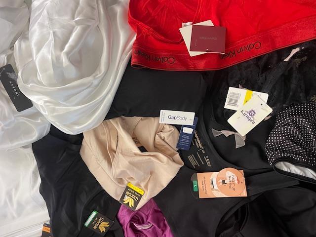 Spanx Gap Bali Calvin Klein Free People Wacoal MSRP $4,023