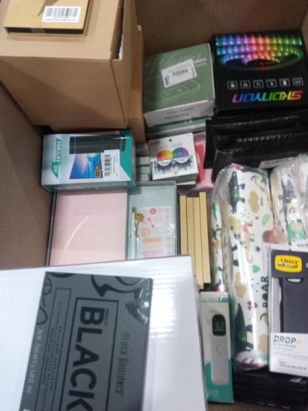 Health & Beauty - UISHUSO No-Touch Forehead Thermometer, American Crew 3-In-1 Wash - MSRP $1,078